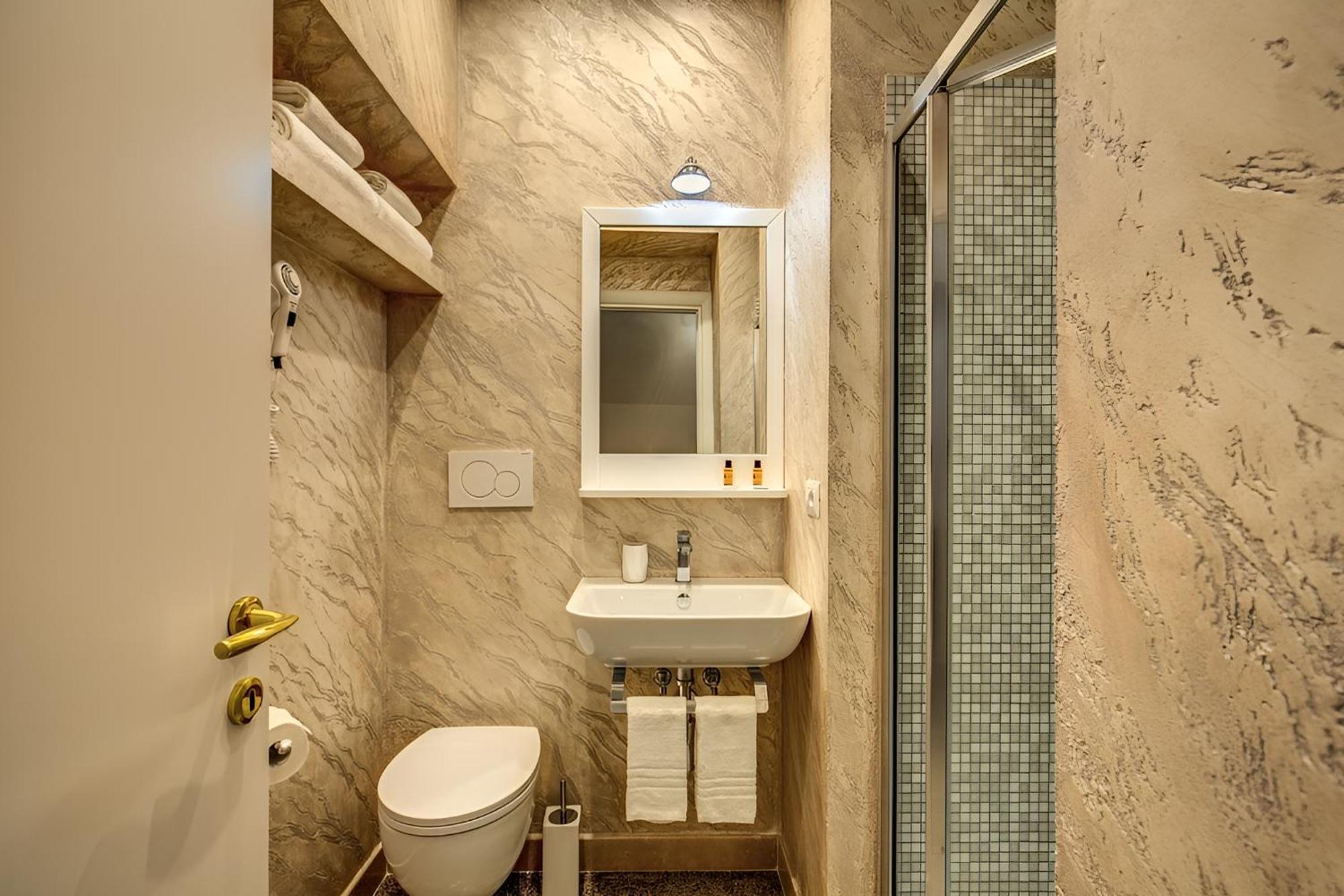 Colosseo Accomodation Room Guest House Рим Екстериор снимка