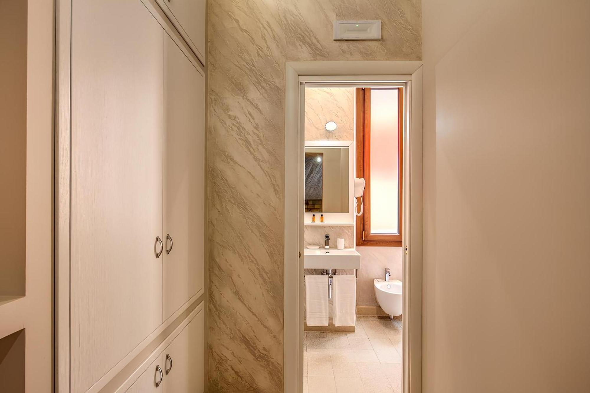 Colosseo Accomodation Room Guest House Рим Екстериор снимка